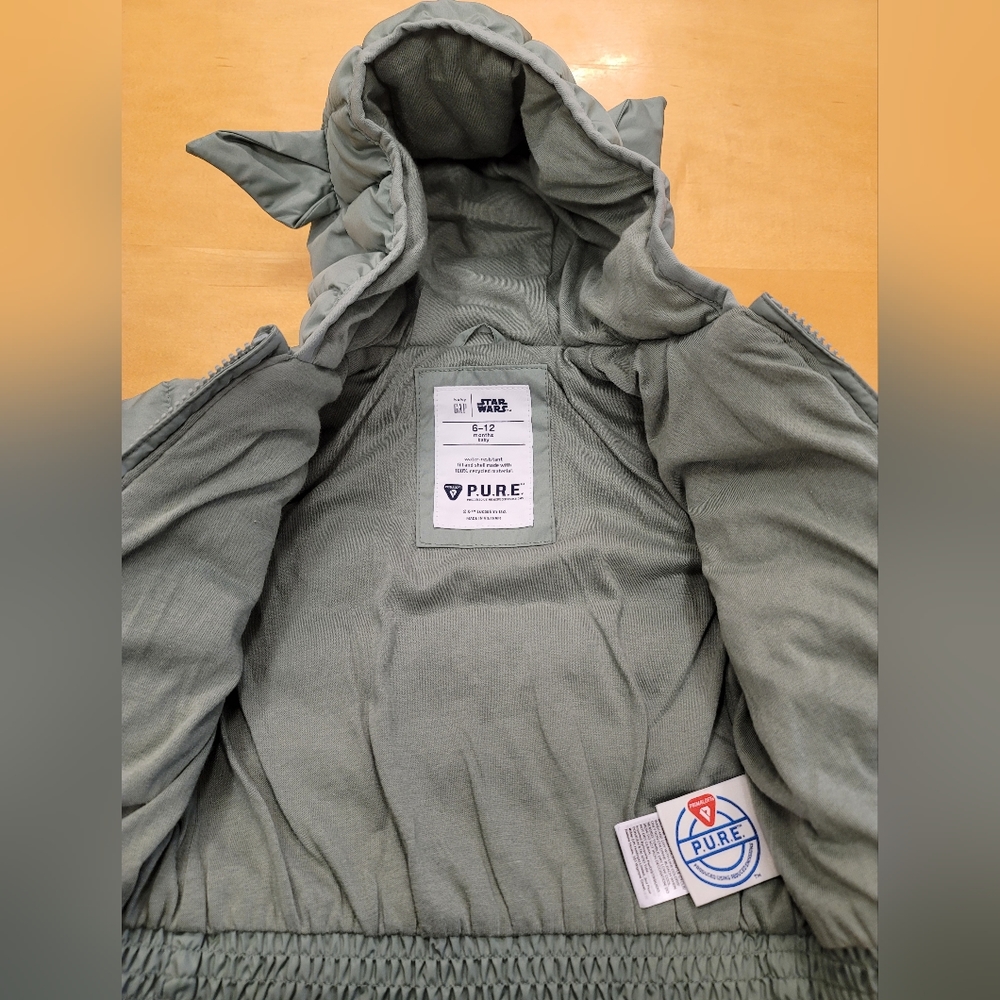 Baby Gap Star Wars puffer jacket size 6-12 months